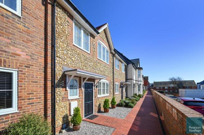 5 NICHOLSON PLACE - BN27FZ (4).jpg
