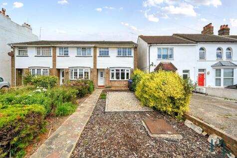 Cross Road, Southwick