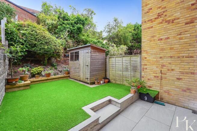 9 Goldstone Lane BN3 (27).jpg