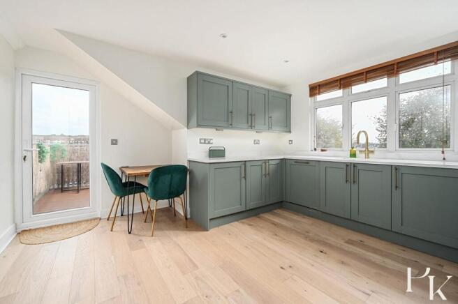 Flt 5, 145 New Church Road (2).jpg