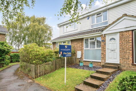 Charming modern home, move straight in with allocated parking