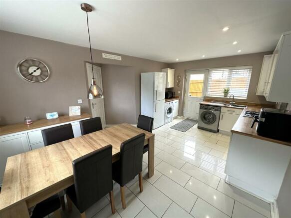 OPEN-PLAN Dining Kitchen 507