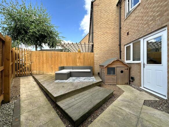 Low-Maintenance Garden 579