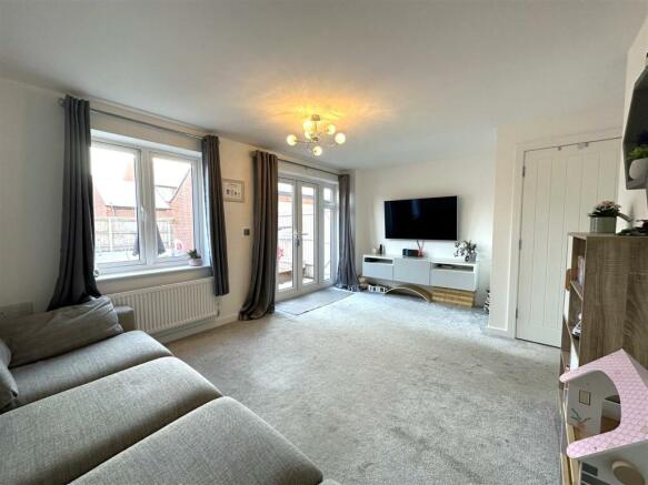 Generous Lounge 631