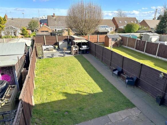Rear Garden Overview 968