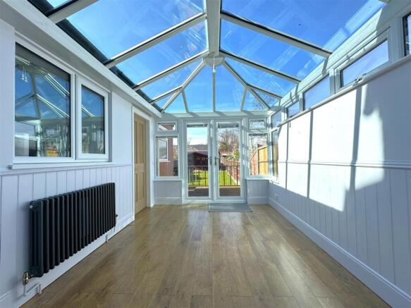 Lovely Garden Room 787