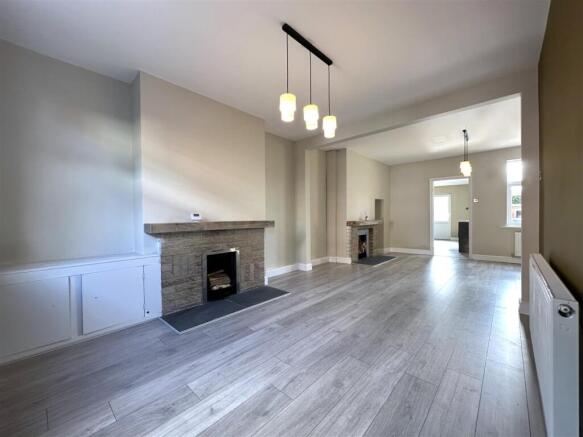 Large Open-Plan Living Space 814