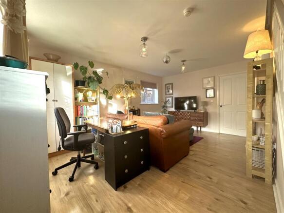 Generous Living Room 581