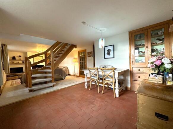 Open-Plan Dining Room 992