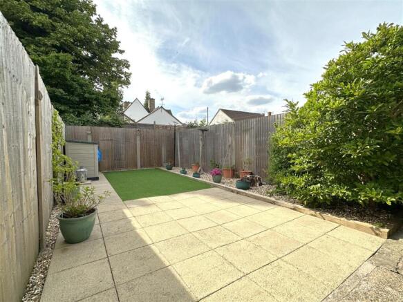 Lovely Rear Garden 033