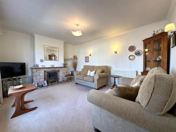 Generous Living Room 802