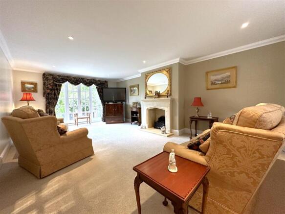 Dual-Aspect Living Room 295