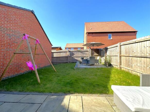 Well-Appointed Enclosed Garden 048