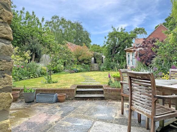 Magnificent Rear Garden 095