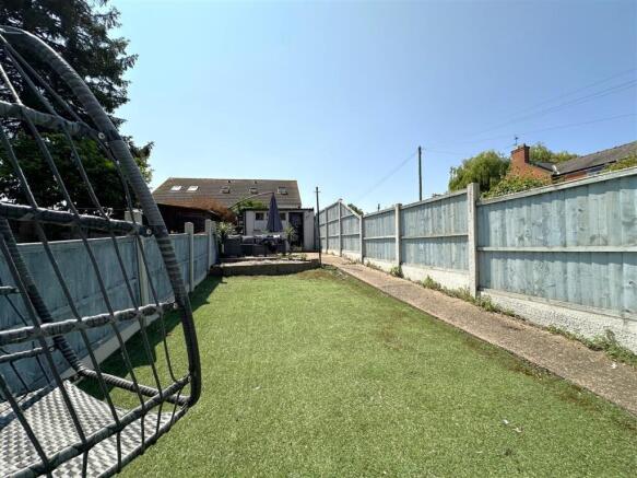 Well-Appointed Garden 759