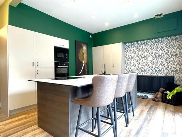 Stylish Dining Kitchen 695