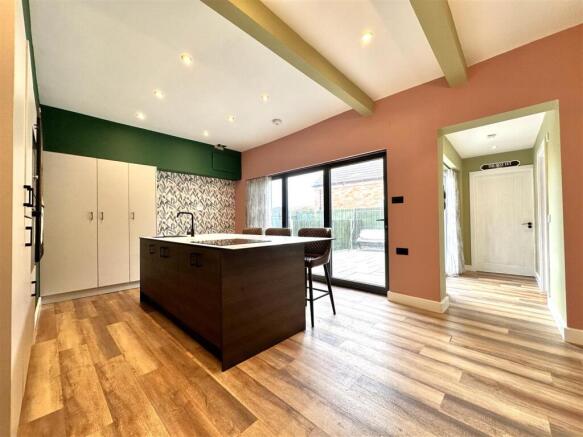 OPEN-PLAN Dining Kitchen 508