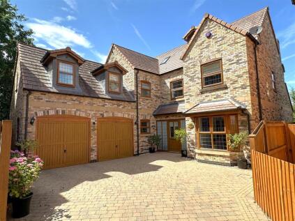 Hardwick Gardens, Long Bennington, Newark