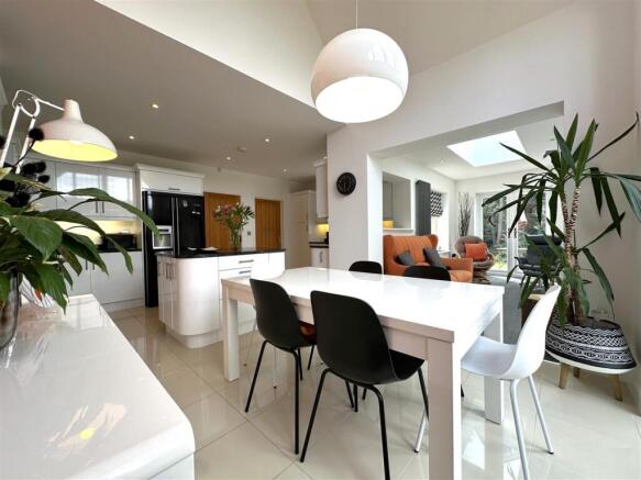 SUPERB Open-Plan Living Space 505