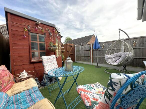 Low-Maintenance Garden 323