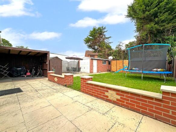 Well-Appointed Garden 425