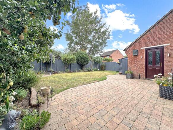 Lovely Enclosed Garden 656