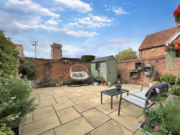 Delightful Low-Maintenance Garden 369