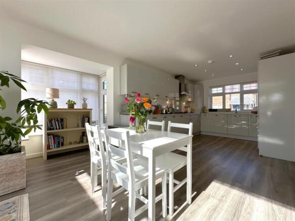 Open-Plan Dining Kitchen 954