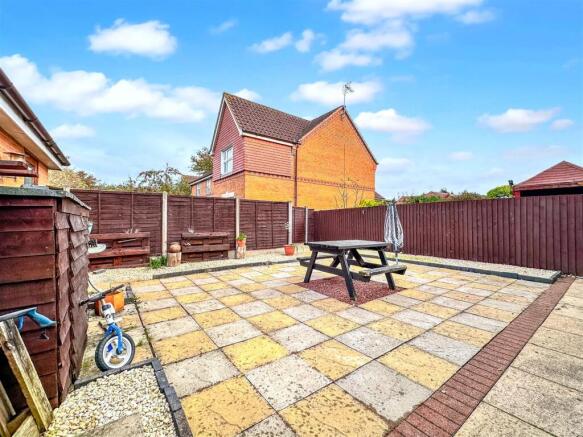 Generous Low-Maintenance Rear Garden 542