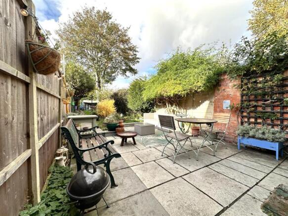 Lovely Rear Garden 473