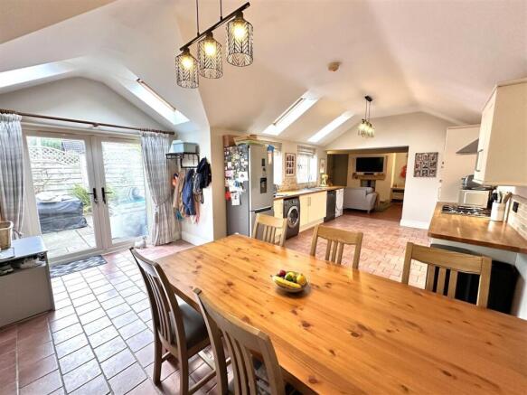 OPEN-PLAN Dining Kitchen 918