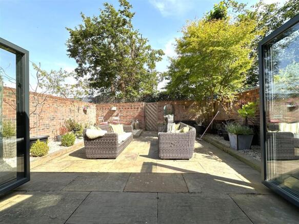 BI-FOLD DOORS out to Landscaped Garden 205