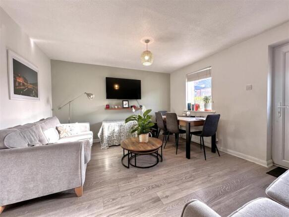 Lovely lounge/Diner 185