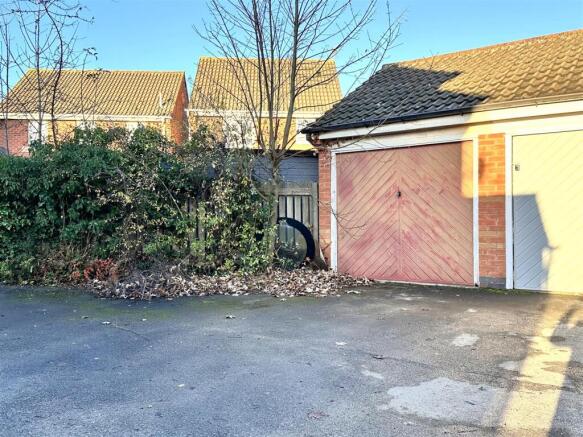 Garage & Parking 138