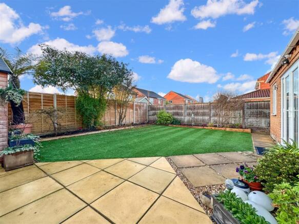 Lovely Landscaped Garden 324
