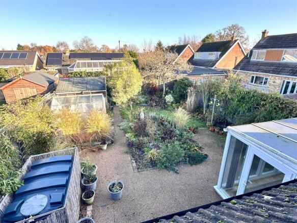 Well-Appointed Rear Garden 015