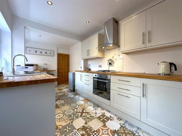 Contemporary Kitchen 542