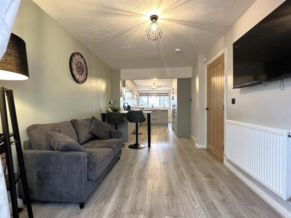 OPEN-PLAN Living/Dining Kitchen 391