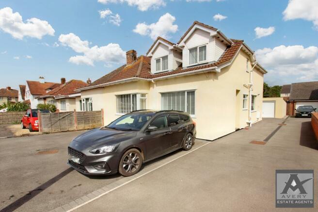 5 Bedroom Semi Detached for Sale