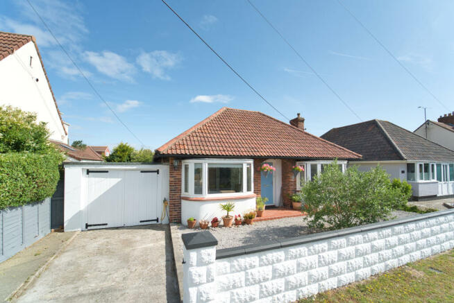 2 Bedroom Detached Bungalow for Sale