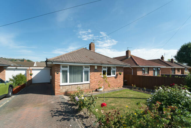 2 Bedroom Detached Bungalow for Sale