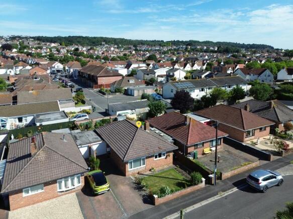 2 Bedroom Detached Bungalow for Sale