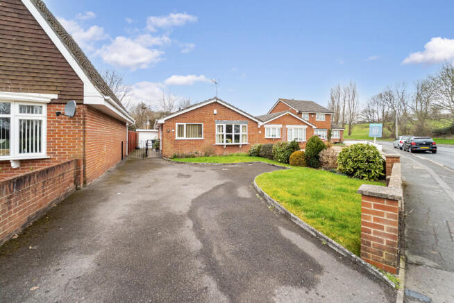 2 Bedroom Detached Bungalow for Sale