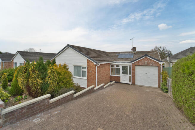 2 Bedroom Detached Bungalow for Sale