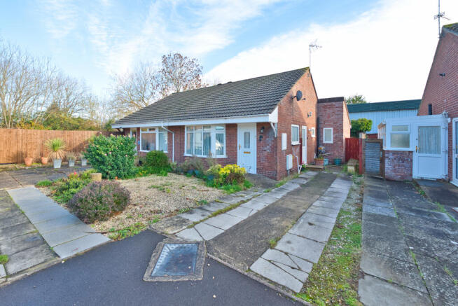 2 bed semi-detached bungalow for sale