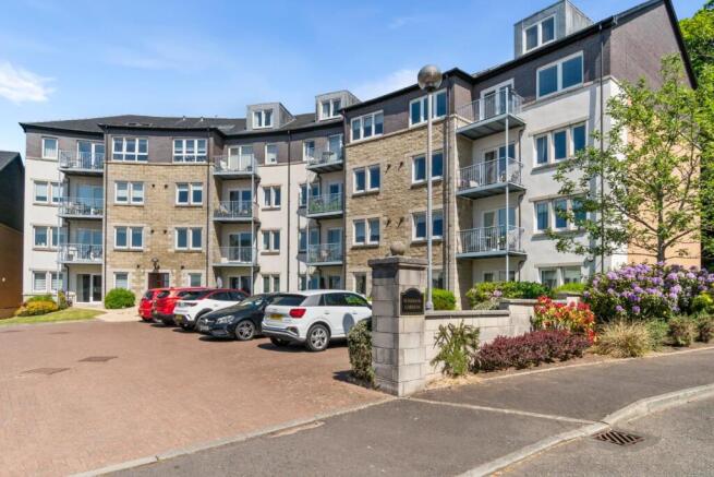 2_19 rosebank gardens, largs  (2).jpg