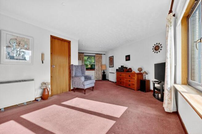 29 woodbank gardens, largs_05.jpg