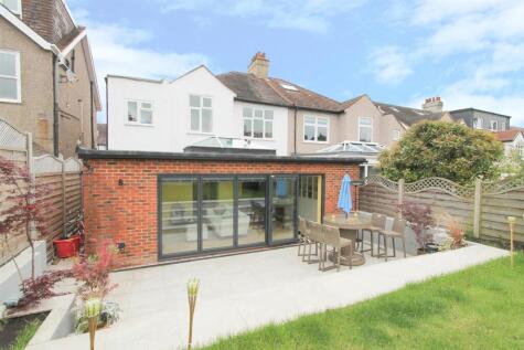 Hawthorn Road, Sutton