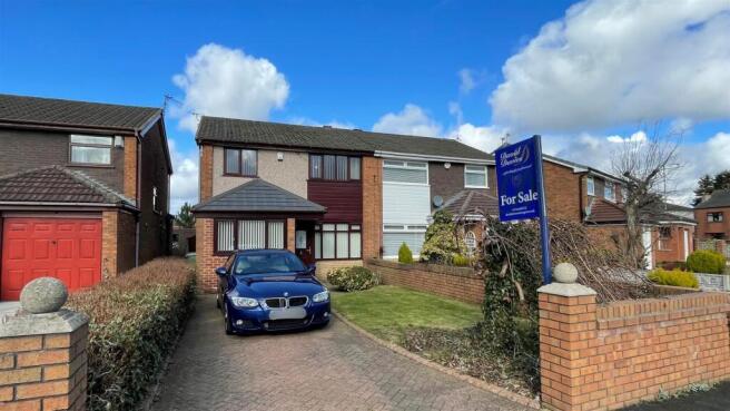 Winsford Close For Sale