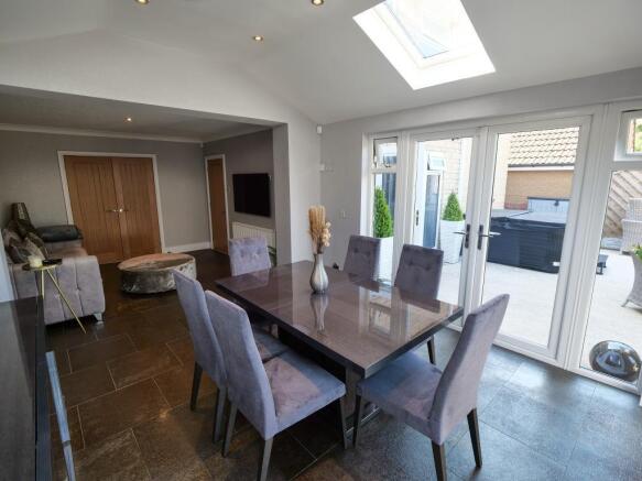 Dining Room Dual Aspect